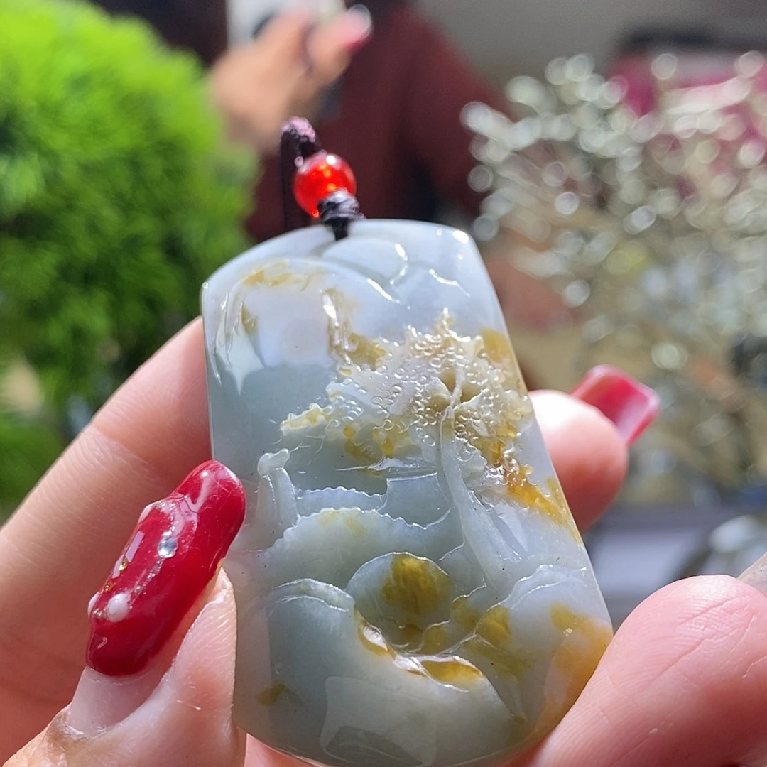 【闪购商品】翡翠颈饰未镶嵌山水