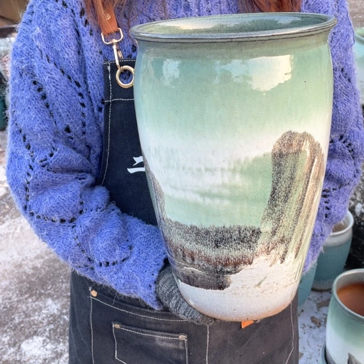 紫砂花盆口20高31瑕疵瑕疵