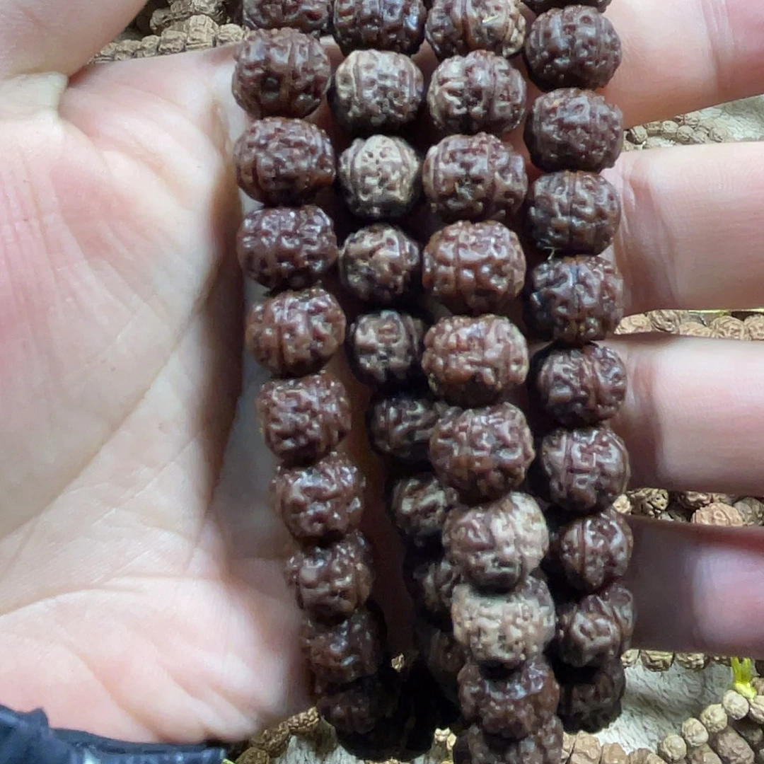 用***0金刚菩提吊坠老树王非全品一条保手持