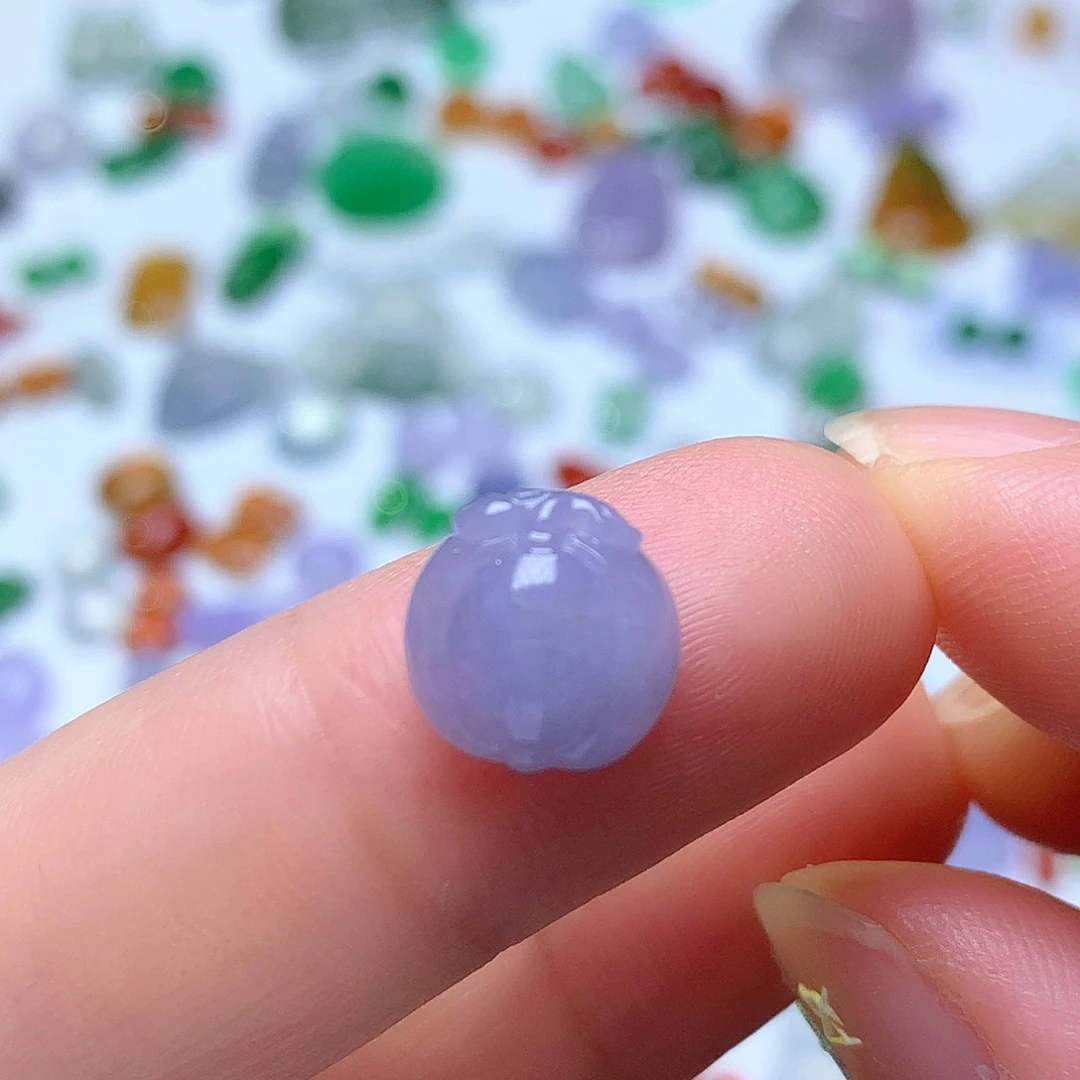 翡翠未镶嵌颈饰南瓜