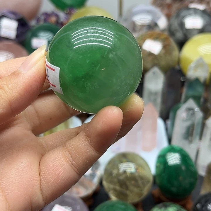 未镶嵌萤石150克萤石球