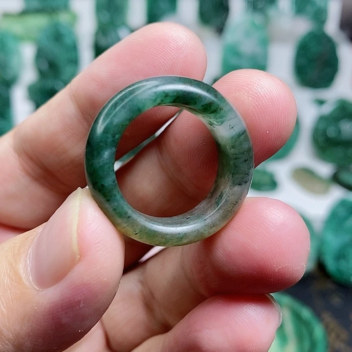 未镶嵌独山玉颈饰