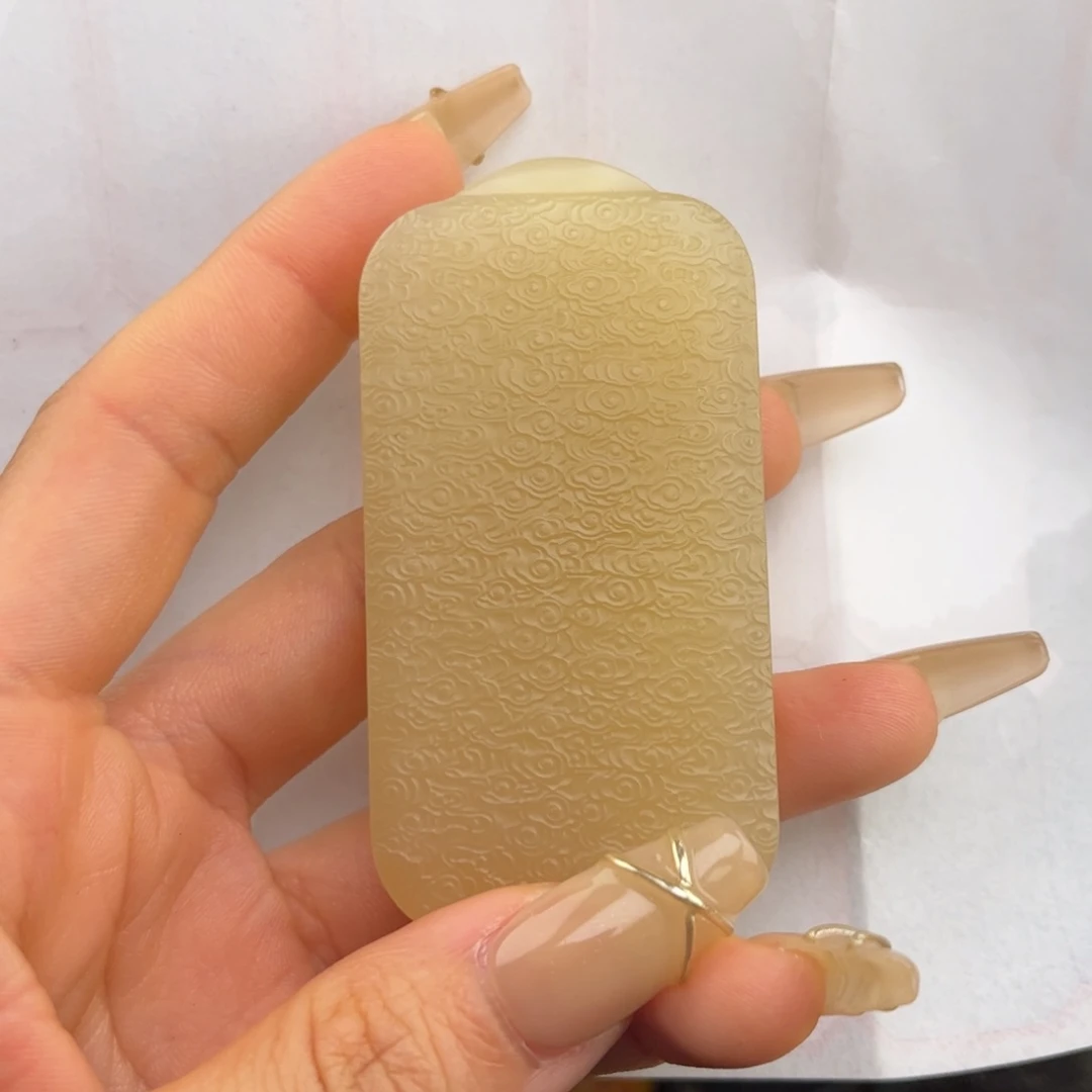 石英质玉未镶嵌黄蜡石吊坠鹿*