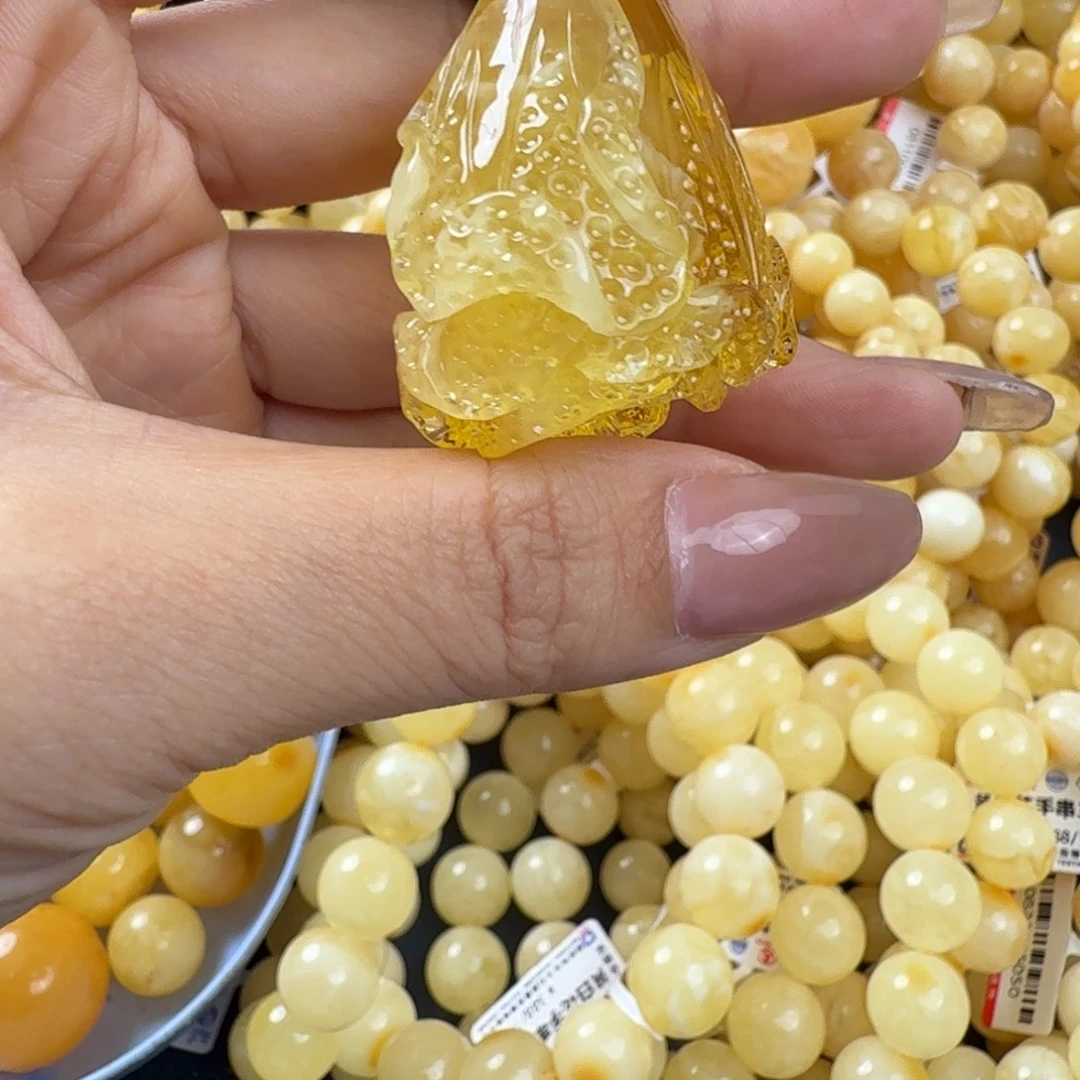 琥珀未镶嵌珠宝奇石