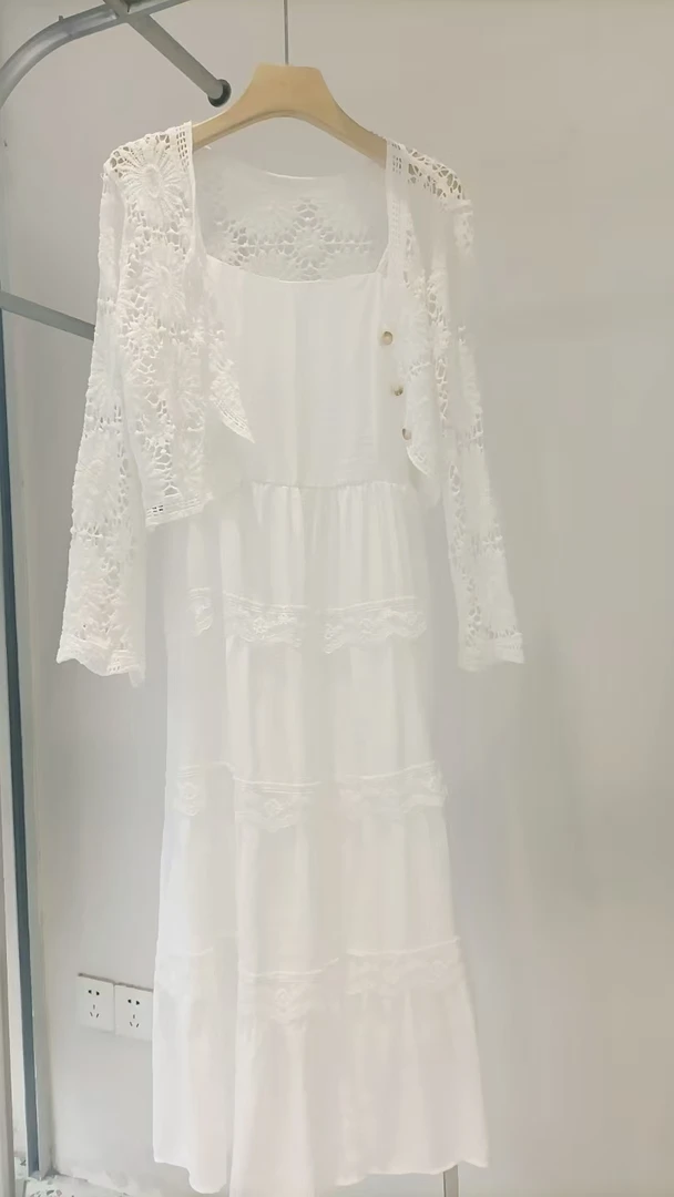 二号街角刺绣开衫加吊带裙两件套