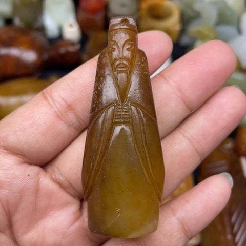 蛇纹石玉未镶嵌颈饰40