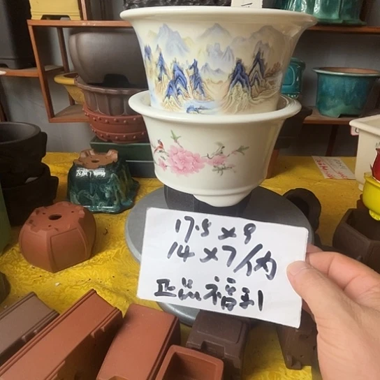 宜兴紫砂手工贴花