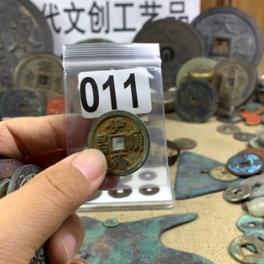 春***象铜现代文创工艺品