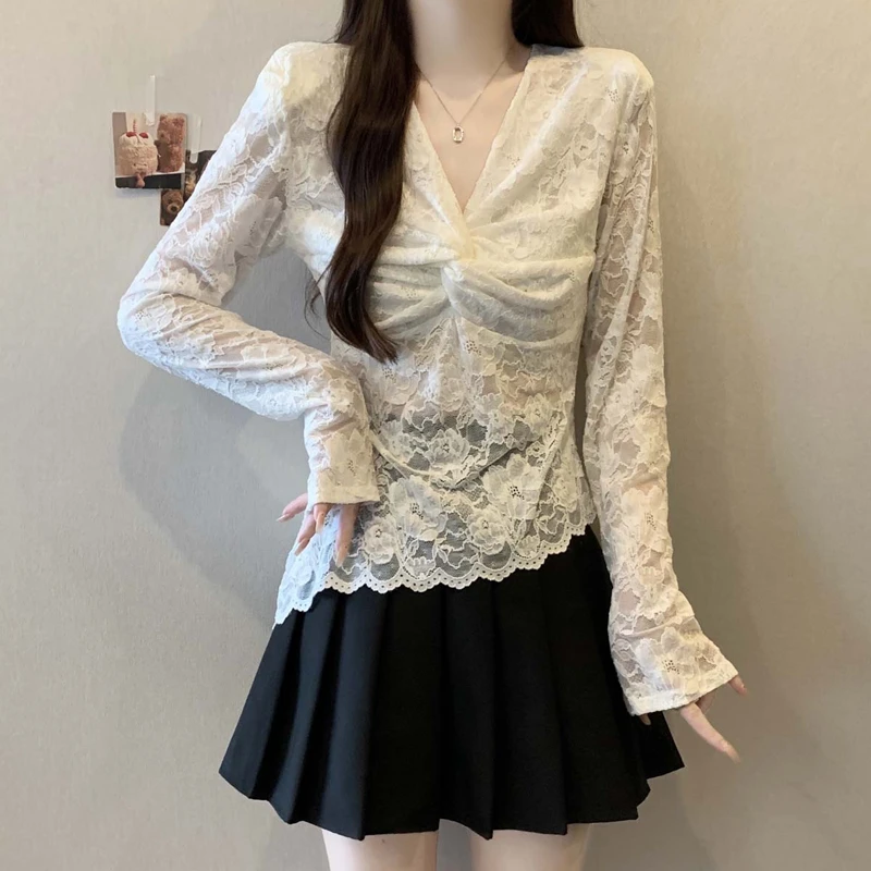 重工蕾丝打底衫提花V领纯欲风设计感扭结不规则花边修身显瘦上衣