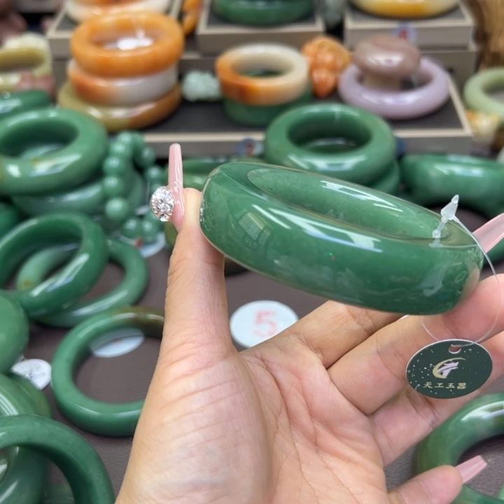 石英质玉手镯未镶嵌用****7