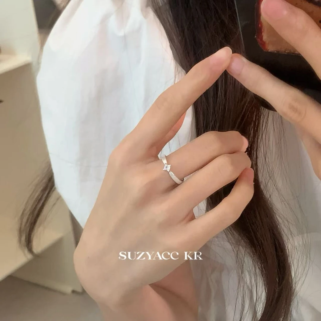 Suzyacc Kr 925银合成锆石戒指 【闪耀方锆】星芒磨砂戒指小众J0849