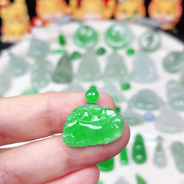 翡翠未镶嵌颈饰缅甸天然A货翡翠