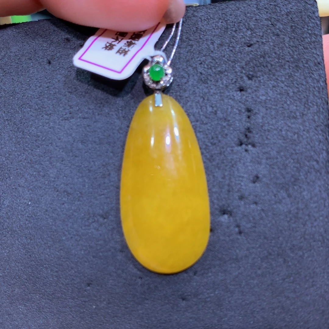 翡翠18K金镶嵌颈饰翡翠