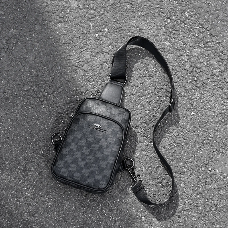 时尚男士胸包斜挎包休闲潮流欧美单肩小包男格子pvc百搭韩版斜跨