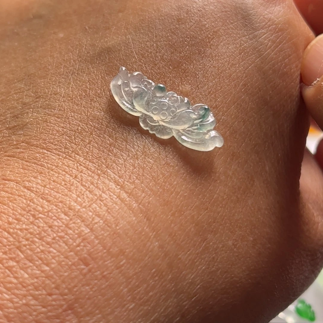 定制翡翠未镶嵌莲花