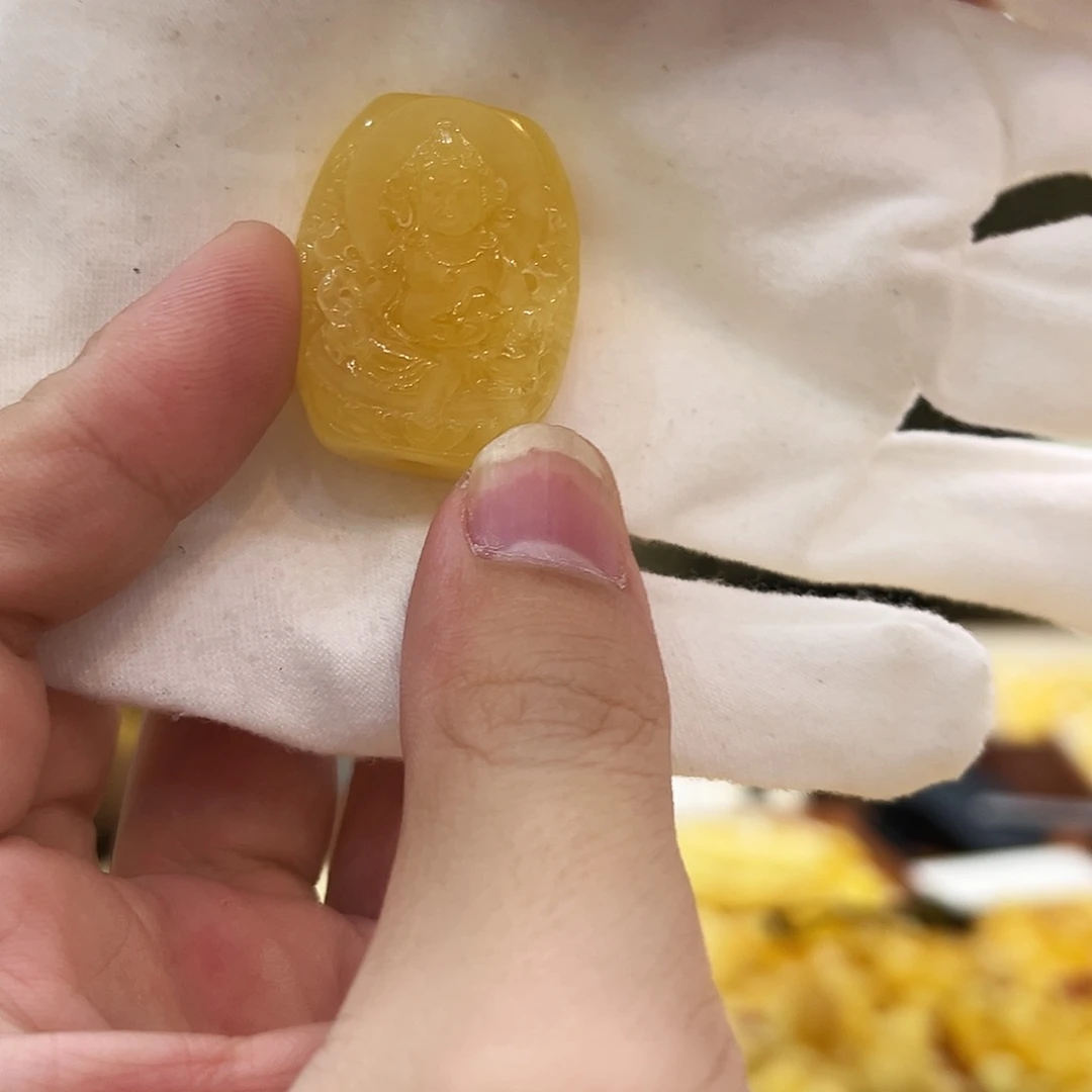 蜜蜡未镶嵌珠宝奇石