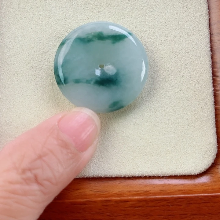 翡翠颈饰未镶嵌孤品