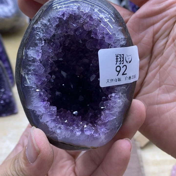 指***墨未镶嵌紫晶大型摆件（非配饰）