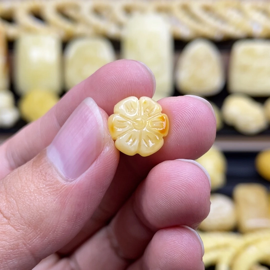 琥珀未镶嵌裸石琥珀蜜蜡