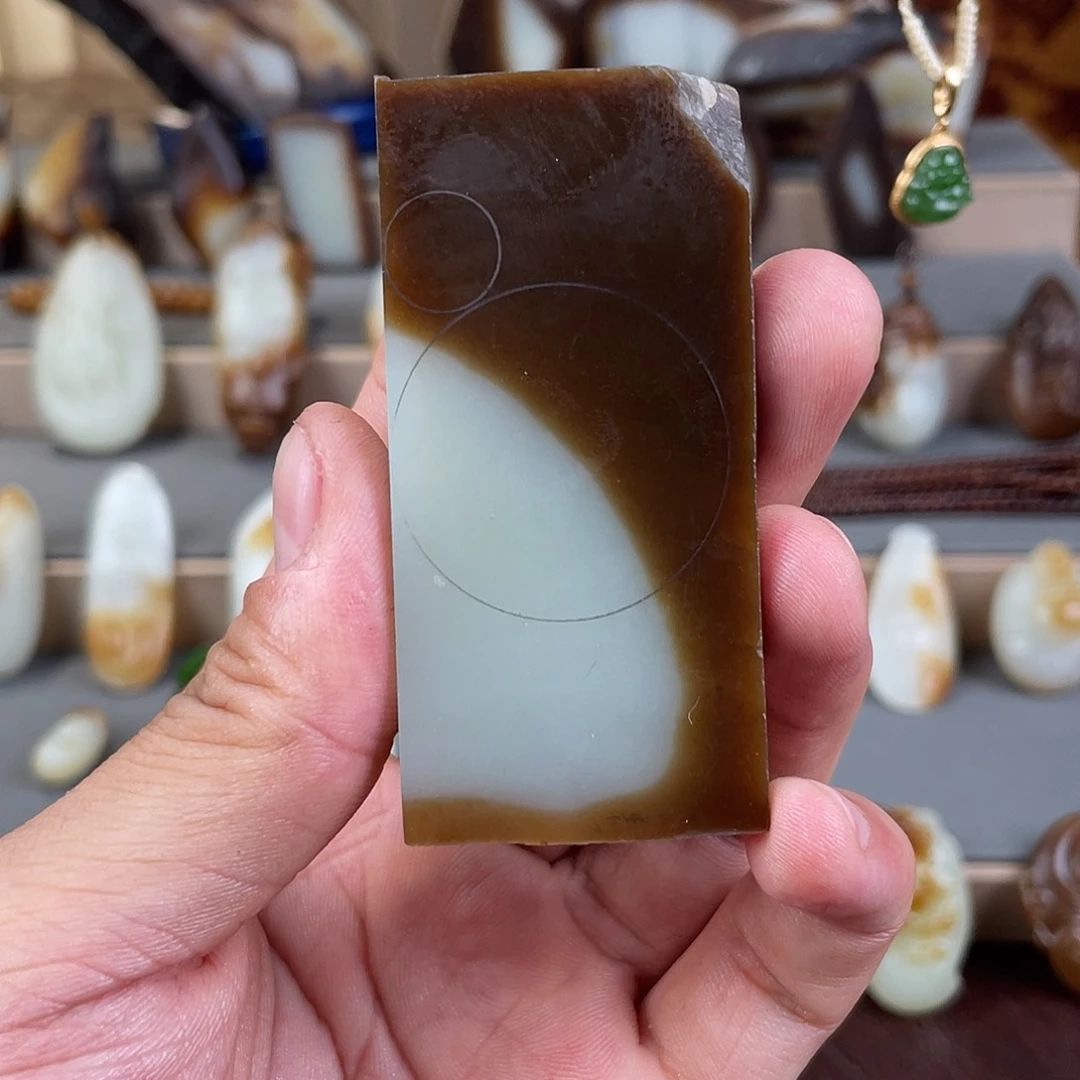 和田玉未镶嵌颈饰耗*～