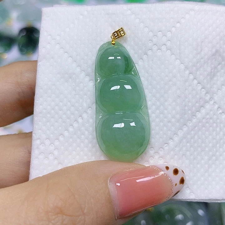 翡翠18K金镶嵌颈饰挂件