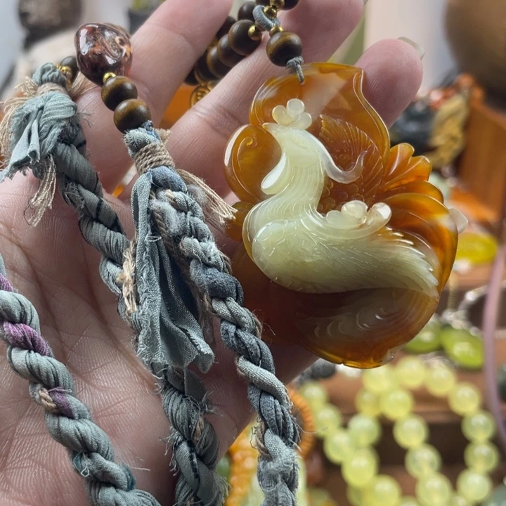 蛇纹石玉未镶嵌吊坠