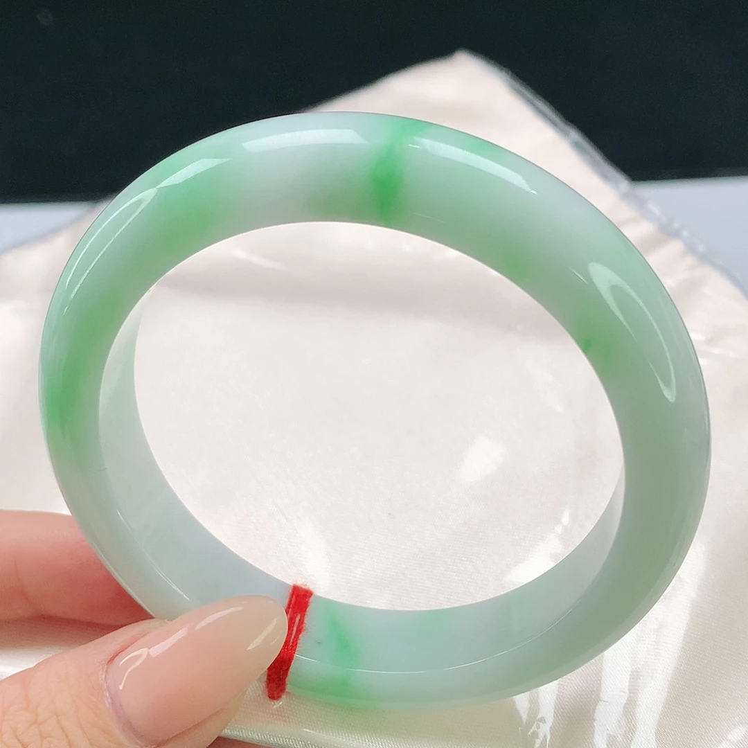未镶嵌手镯翡翠695