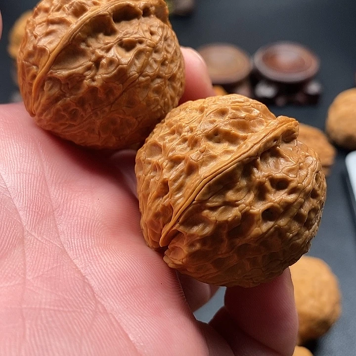 文玩核桃把件妃子笑