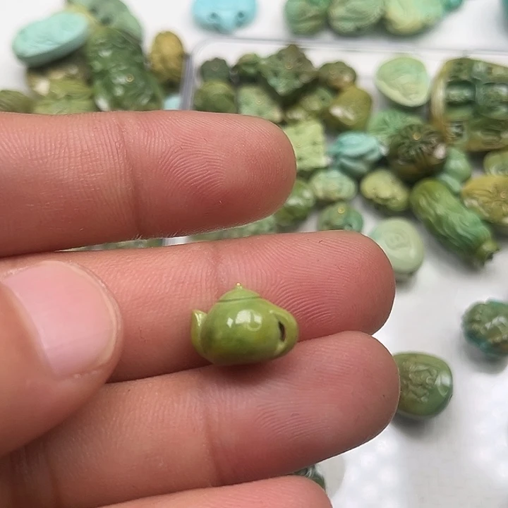 1***3绿松石未镶嵌颈饰