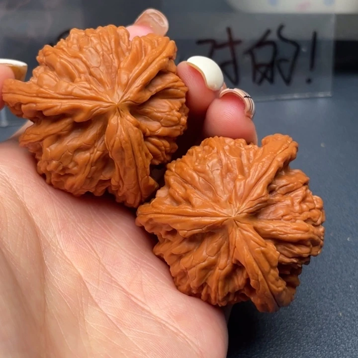 M***X吊坠文玩核桃白狮子