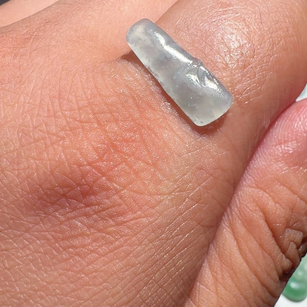 定制翡翠未镶嵌梁*娣天然翡翠竹节