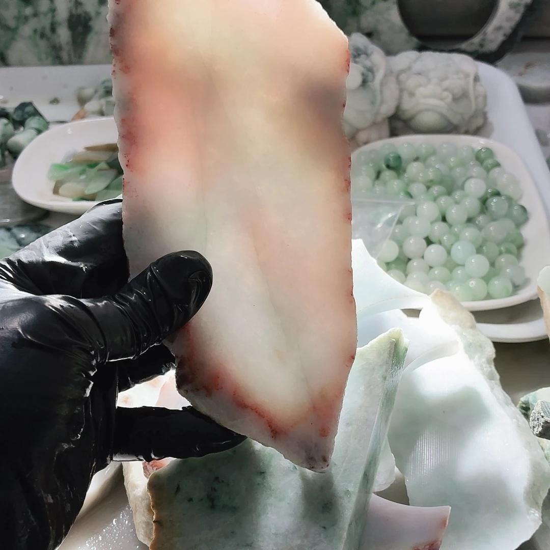 翡翠未镶嵌颈饰边角料