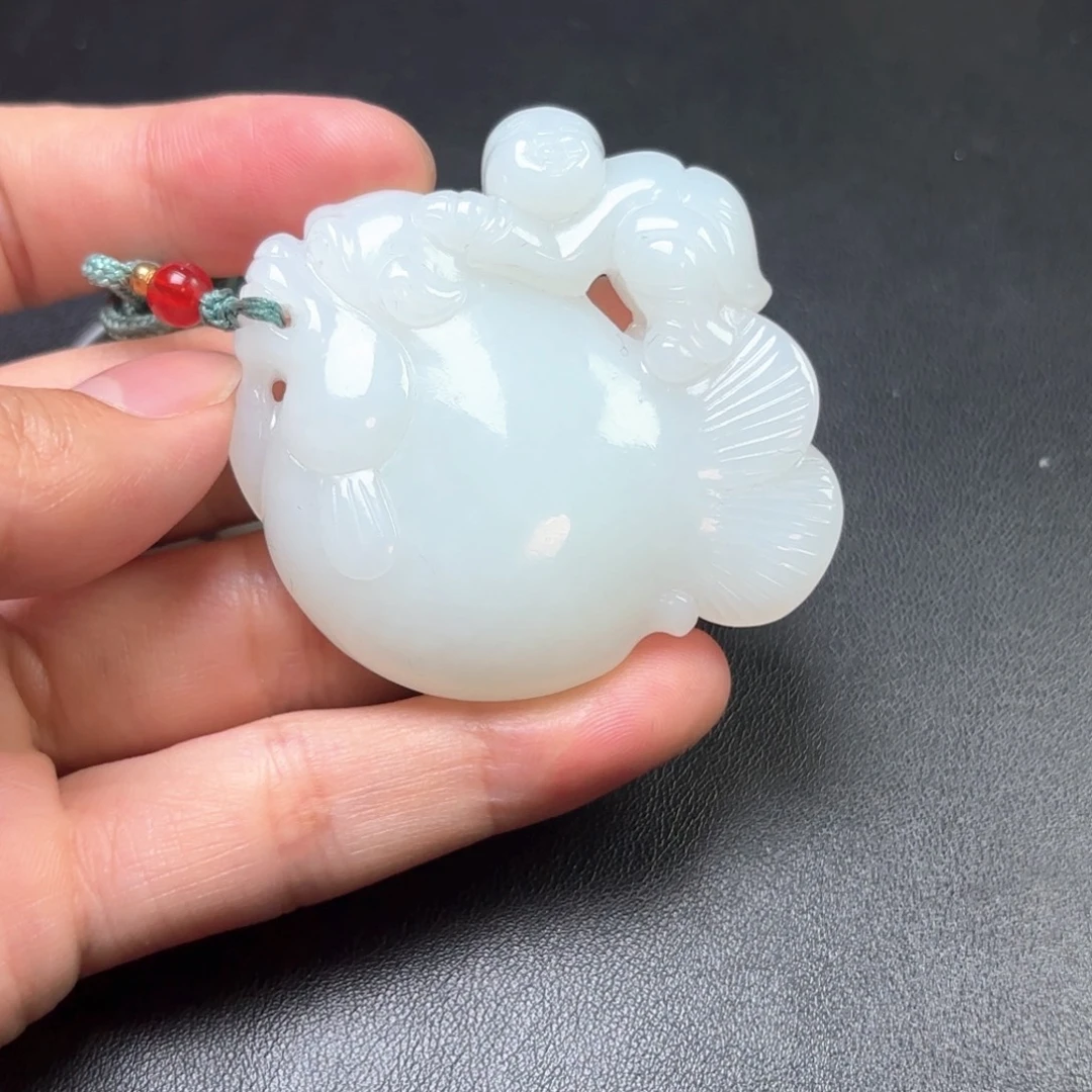 励****和田玉未镶嵌挂件