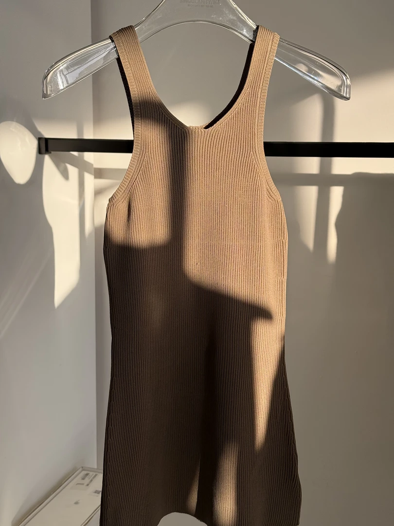 Singularity Me 2383 ‘’好穿软乎乎‘’春款百搭背心