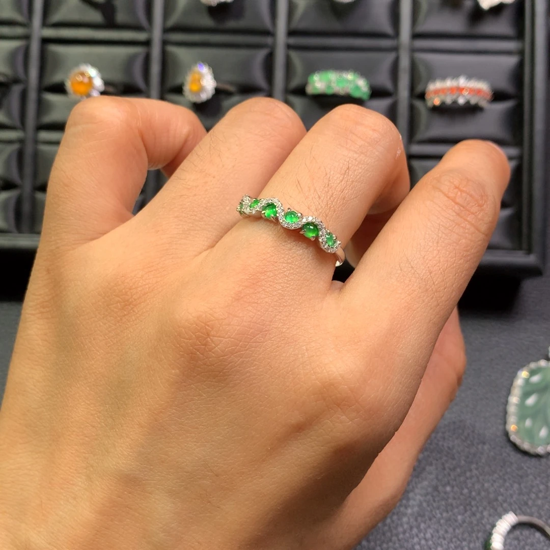 V***s翡翠银S925镶嵌戒指