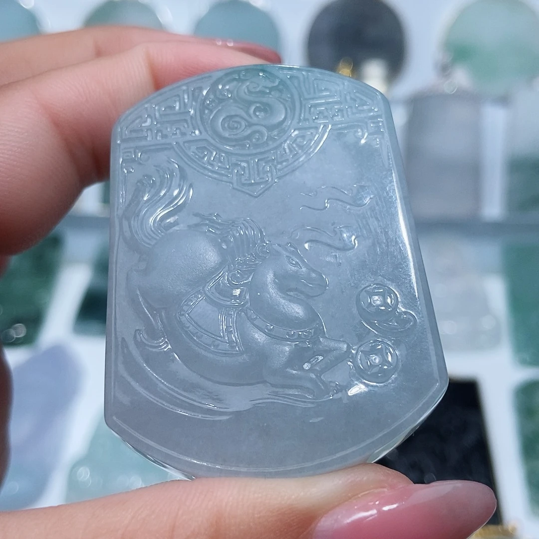 翡翠颈饰未镶嵌缅甸