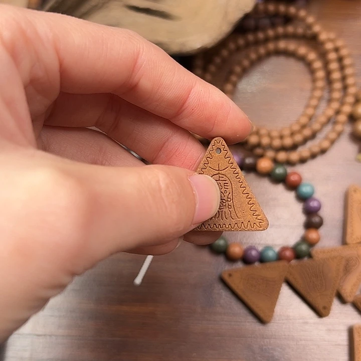 珠串鹅梨帐中香三角牌