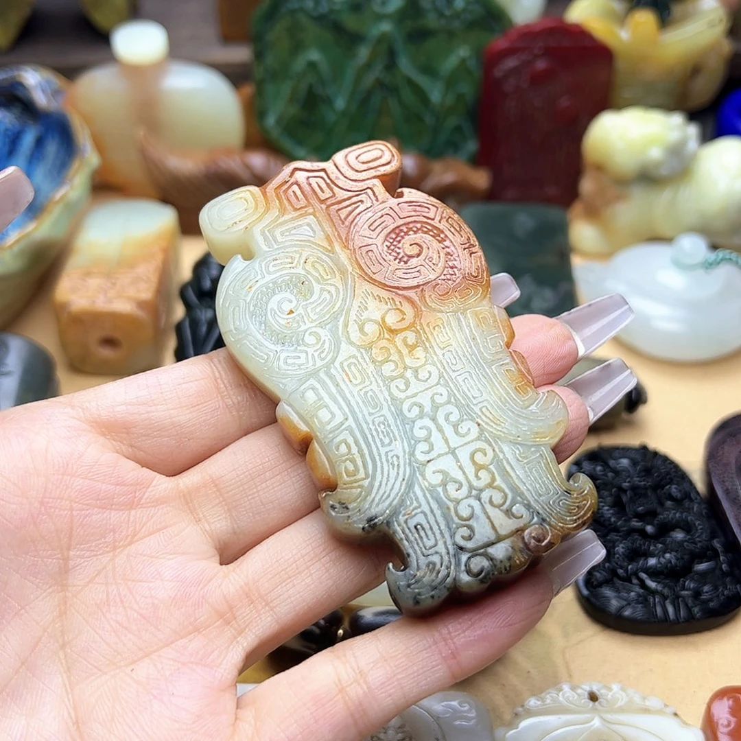 蛇纹石玉未镶嵌颈饰