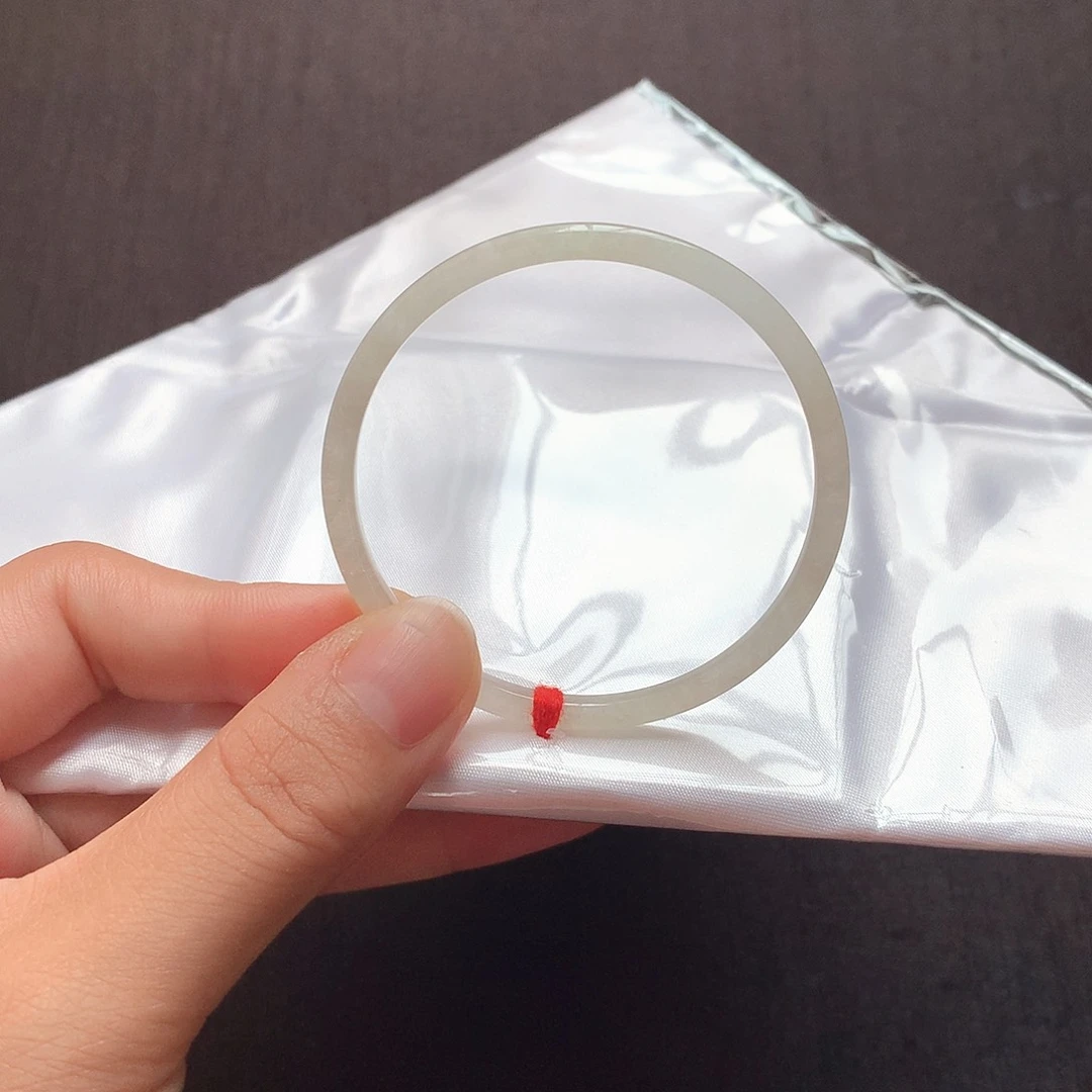翡翠手镯未镶嵌50圈口完美