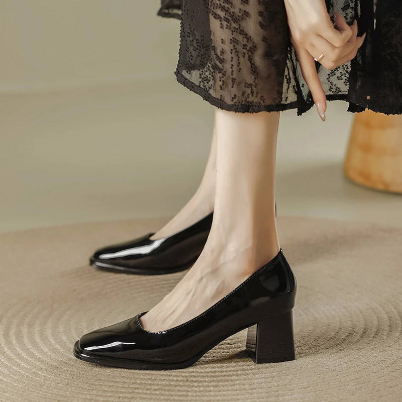 粗跟法式高跟鞋女2025新款通勤黑色上班工作鞋方头大码女鞋41-42