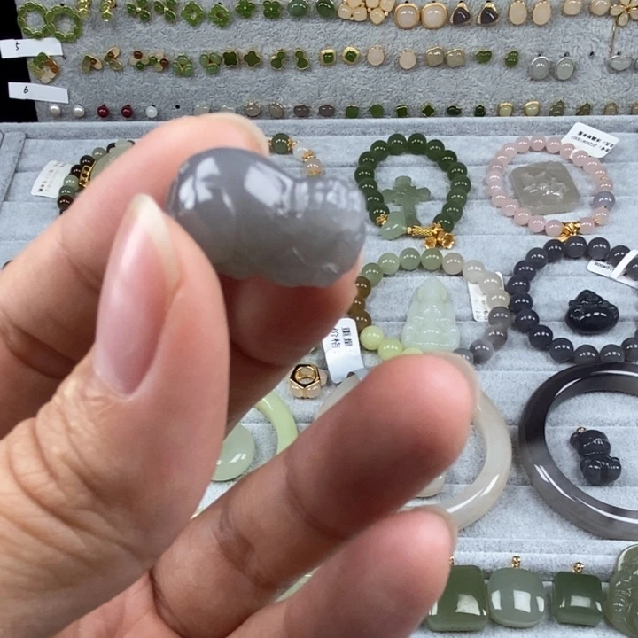 和田玉未镶嵌珠宝半成品