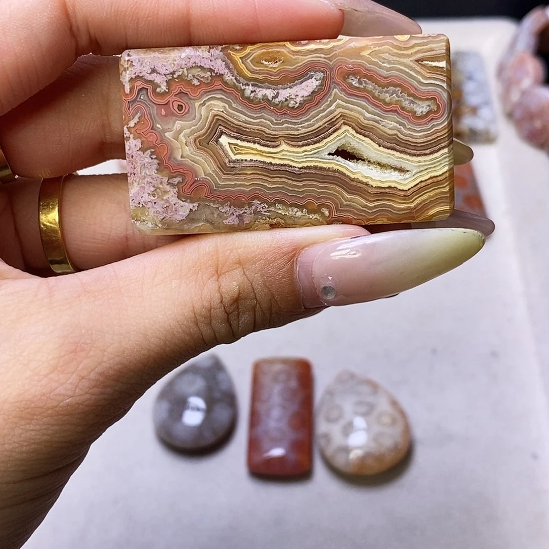 查罗石合金颈饰宁**远