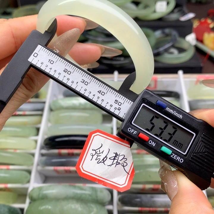 蛇纹石玉未镶嵌手镯774