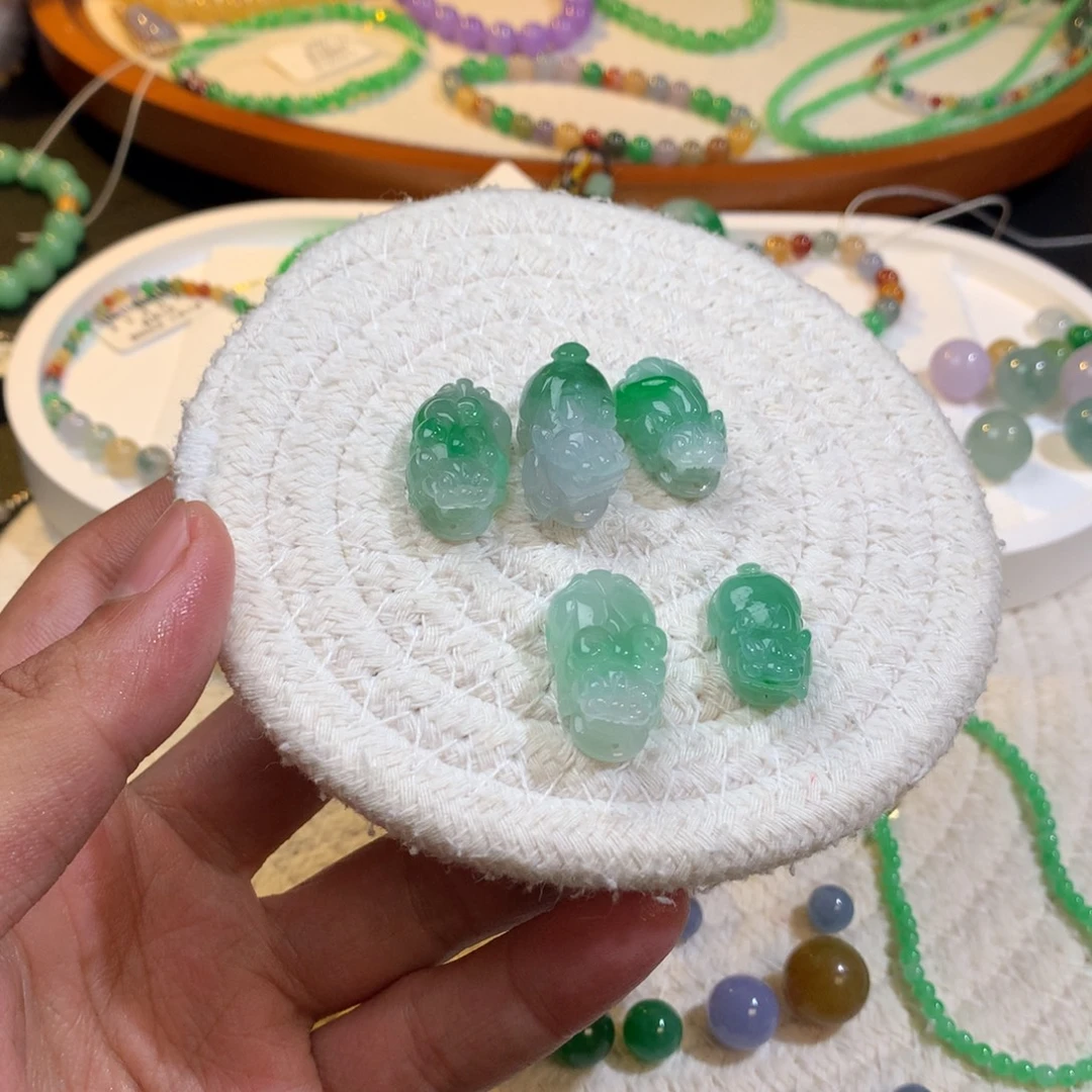 散珠翡翠绿貔貅貔貅一个