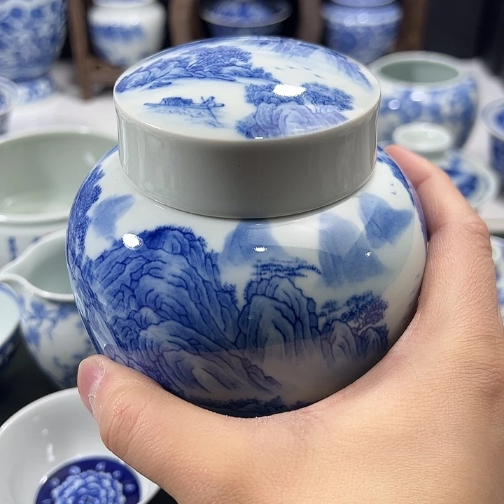 微瑕柴窑工笔山水茶叶罐