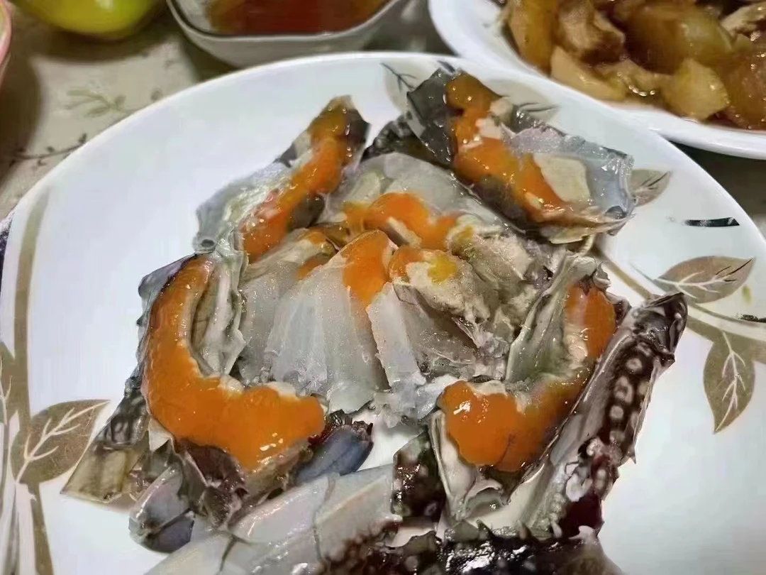 冻品红膏炝蟹4~5两/只，咸淡口味适中，活蟹腌制，顺丰包邮