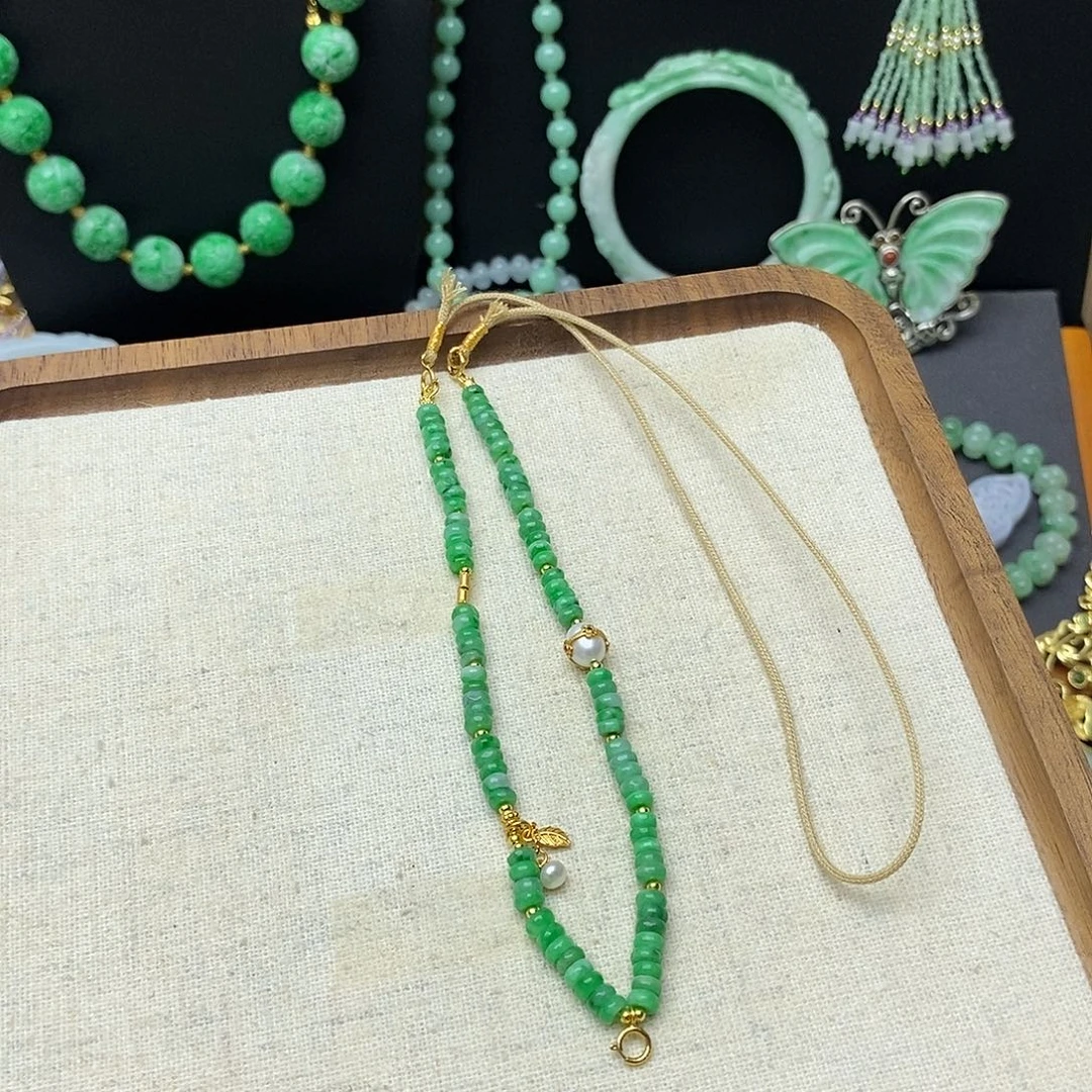 翡翠未镶嵌颈饰阳绿算盘珠