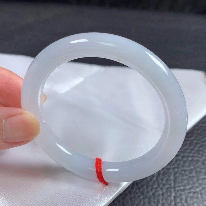 翡翠未镶嵌手镯（圆镯）