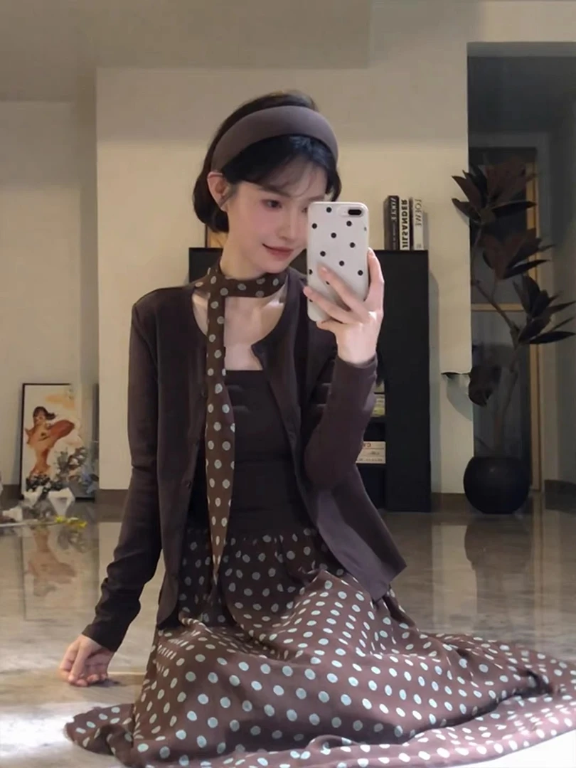 韩系穿搭一整套甜美减龄温柔吊带上衣针织开衫波点半身裙三件套女