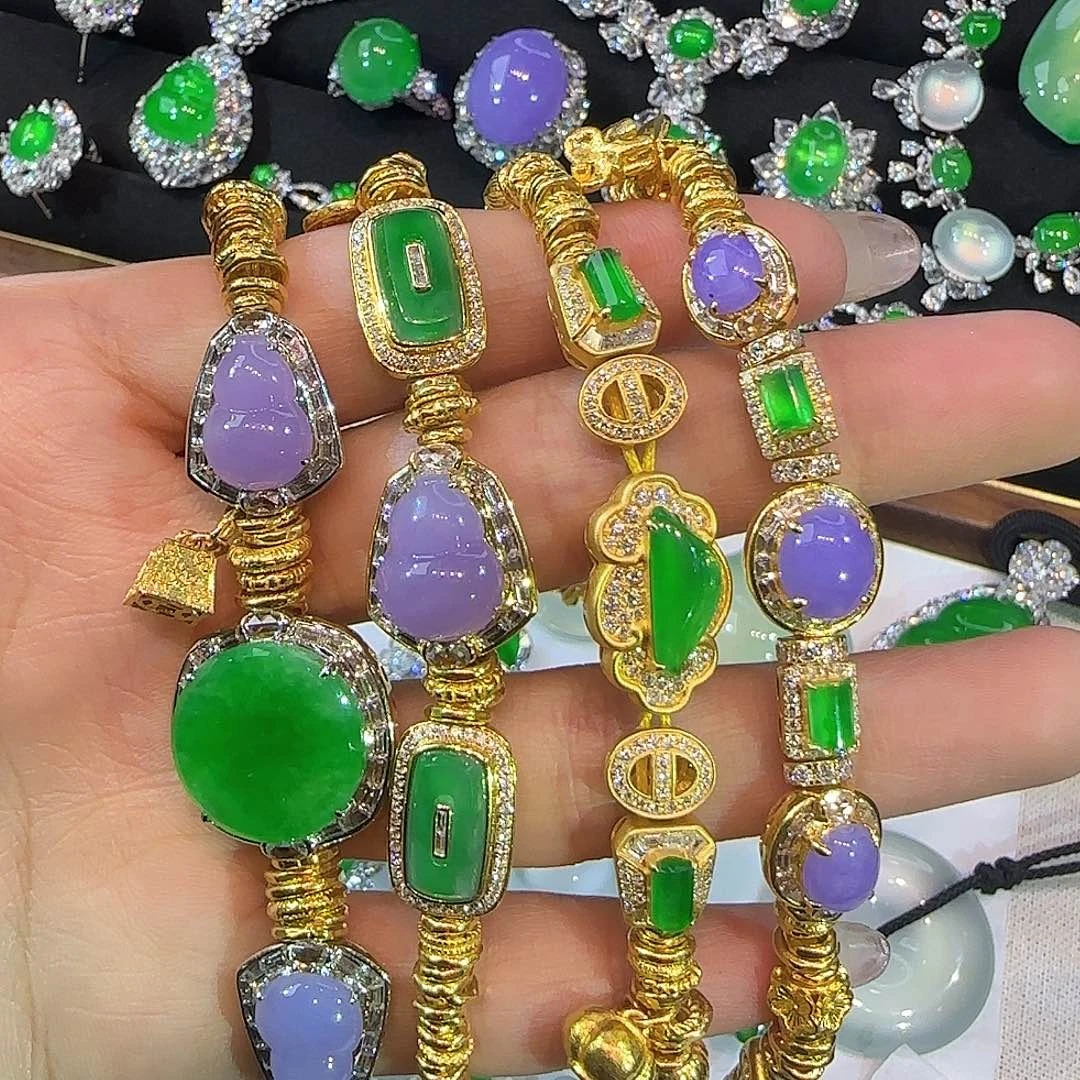 翡翠18K金镶嵌戒指